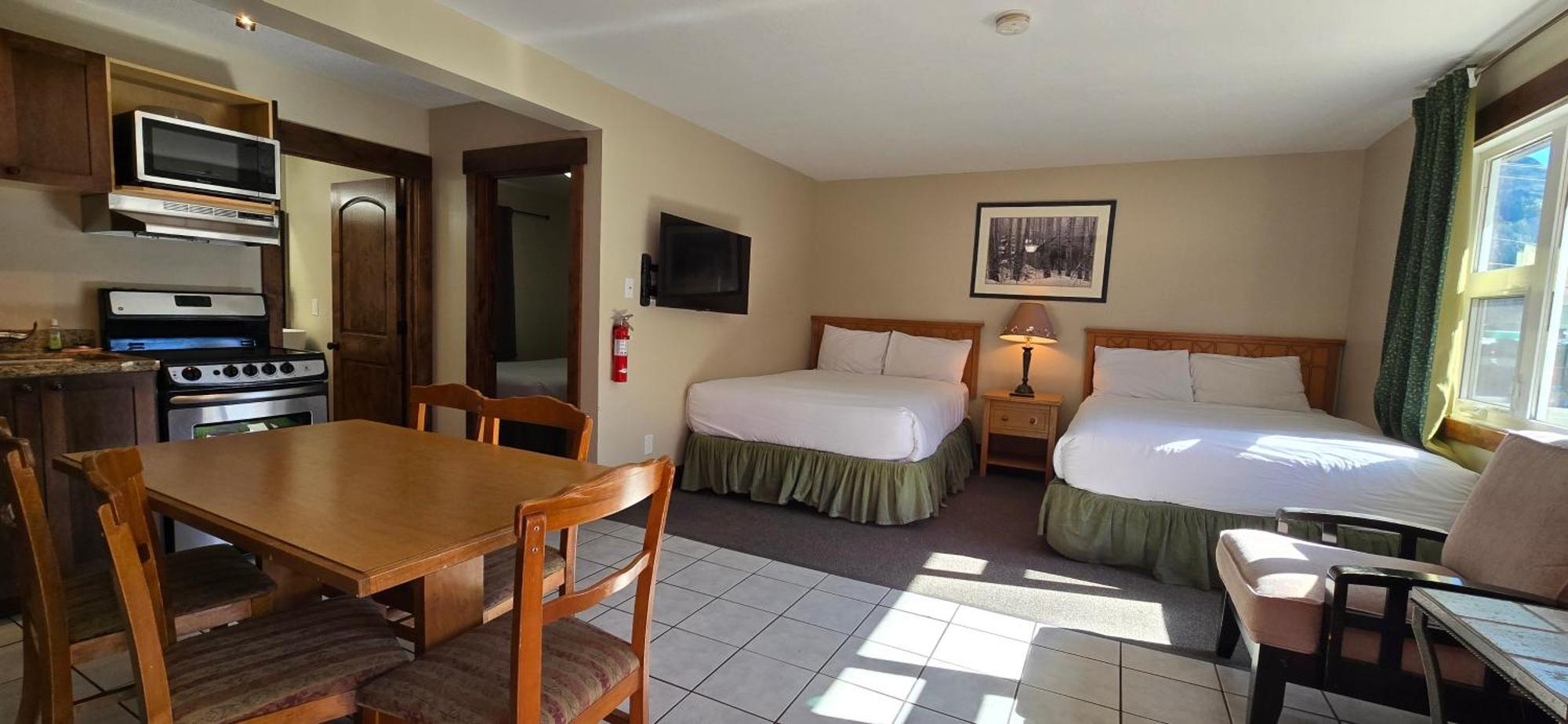 Aspen Village Hotel 2*
